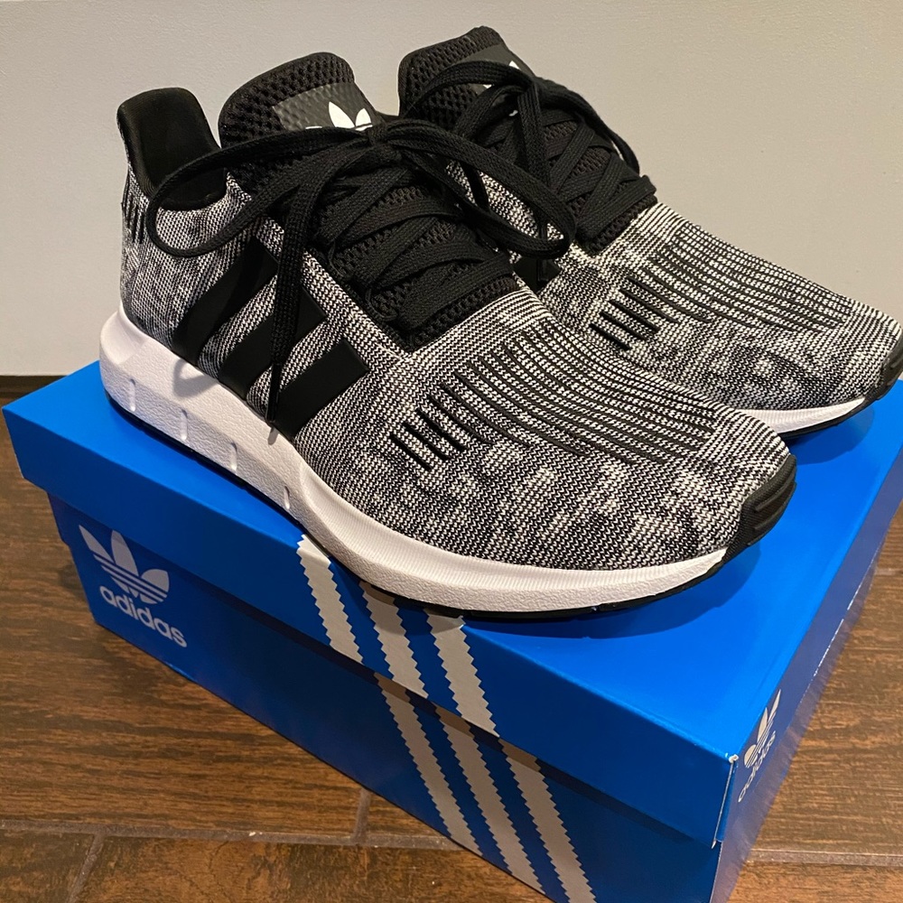 Adidas Swift Run